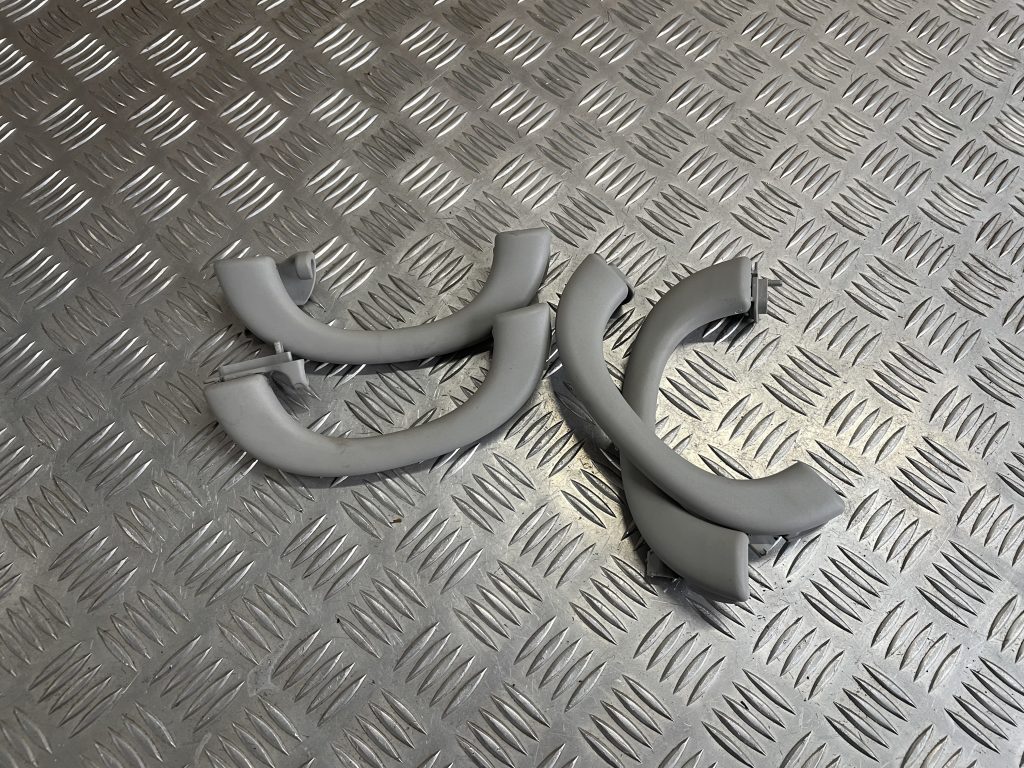 Salona rokturis griestos priekš MERCEDES BENZ CLS 320 2005 1 Salona rokturis griestos priekš MERCEDES BENZ CLS 320 2005