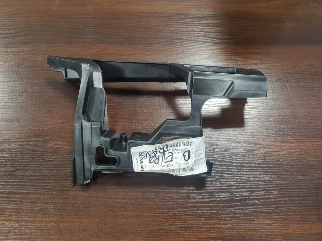 Priekšējā spārna un bufera stiprinājums priekš Volkswagen Golf 2008-2013 5K0807724B 2 Priekšējā spārna un bufera stiprinājums priekš Volkswagen Golf 2008-2013 5K0807724B