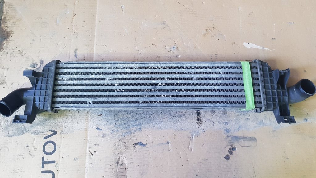 Interkūleris priekš VOLVO S40 2004 Grey 2 Interkūleris priekš VOLVO S40 2004 Grey