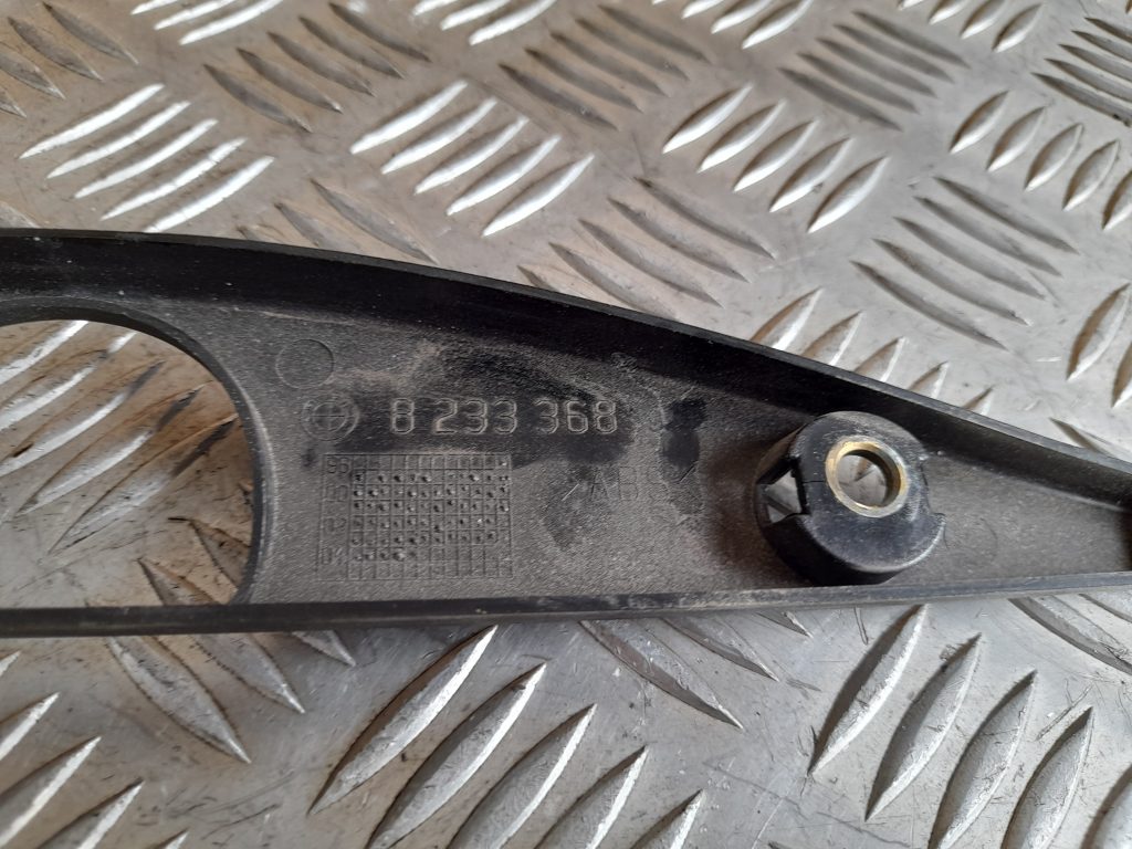 Bagāžnieka vāka apdare priekš BMW 320D E46 2004 TOURING 3 Bagāžnieka vāka apdare priekš BMW 320D E46 2004 TOURING