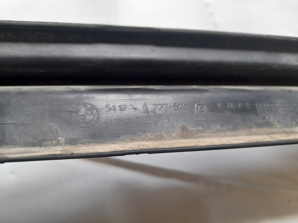 Aizmugurēja bufera uzlika priekš BMW 320D E46 2004 TOURING 3 Aizmugurēja bufera uzlika priekš BMW 320D E46 2004 TOURING