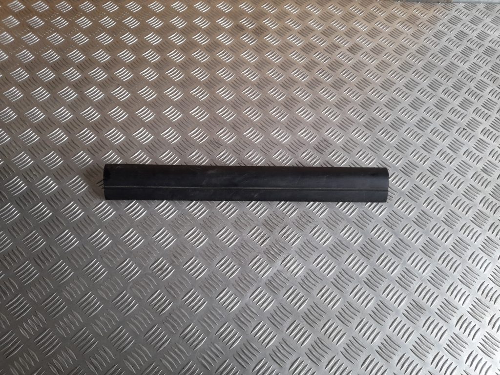 Sliekšņa priekšēja kreisa uzlika (salonā) priekš BMW 320D E46 2004 TOURING 1 Sliekšņa priekšēja kreisa uzlika (salonā) priekš BMW 320D E46 2004 TOURING