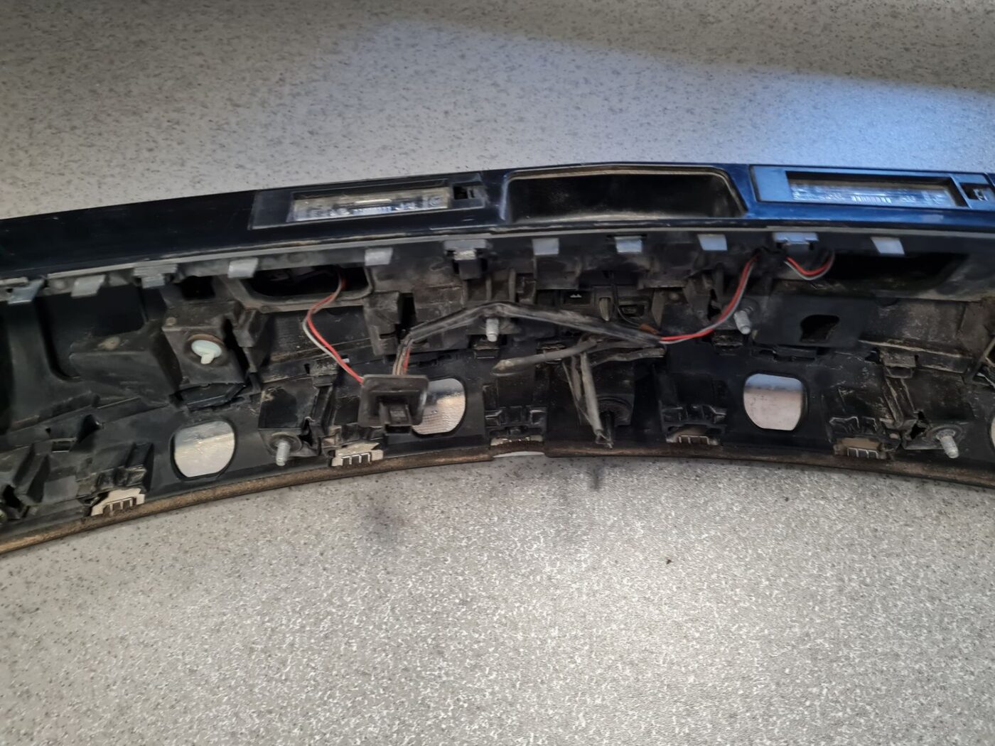 Bagāžnieka vaka uzlika priekš OPEL INSIGNIA SPORTS TOURER 2010 8 Bagāžnieka vaka uzlika priekš OPEL INSIGNIA SPORTS TOURER 2010