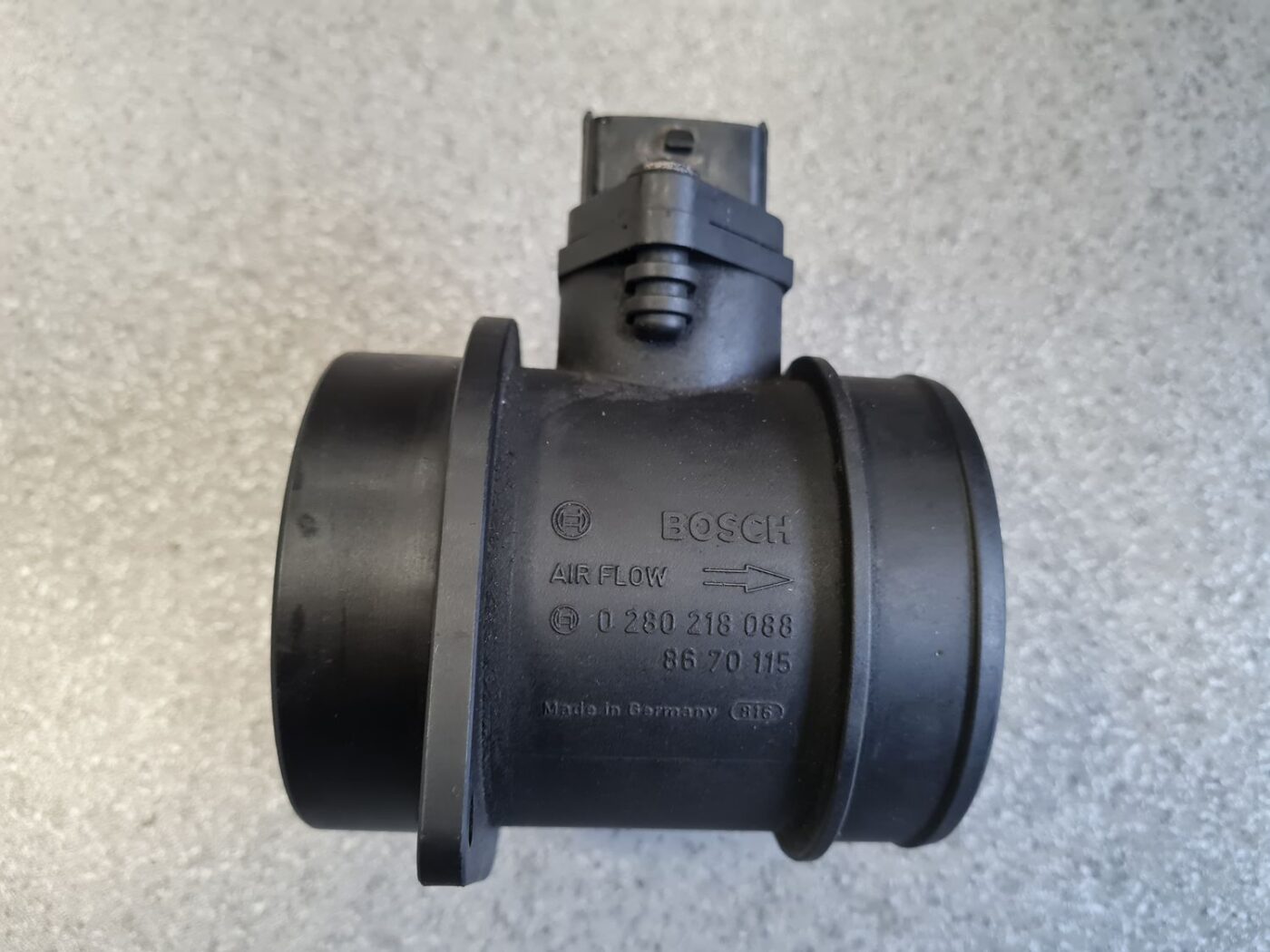 Gaisa plūsmas mērītājs priekš VOLVO XC90 2004 2 Gaisa plūsmas mērītājs priekš VOLVO XC90 2004