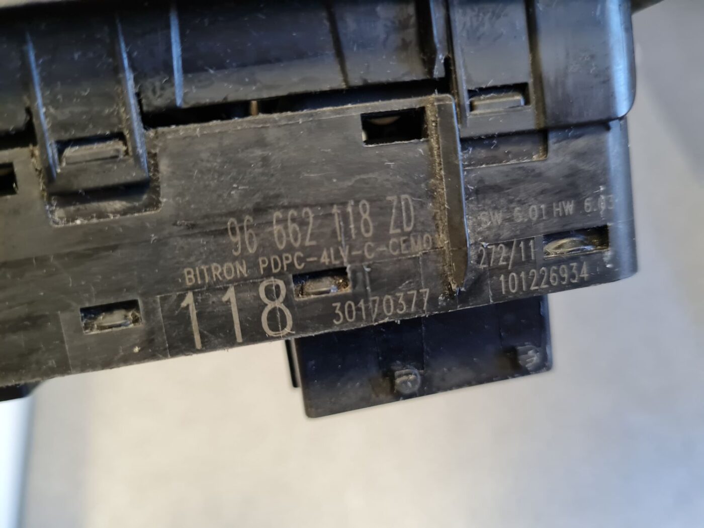 Šofera durvju slēdža pogas priekš PEUGEOT 508 2012 4 Šofera durvju slēdža pogas priekš PEUGEOT 508 2012