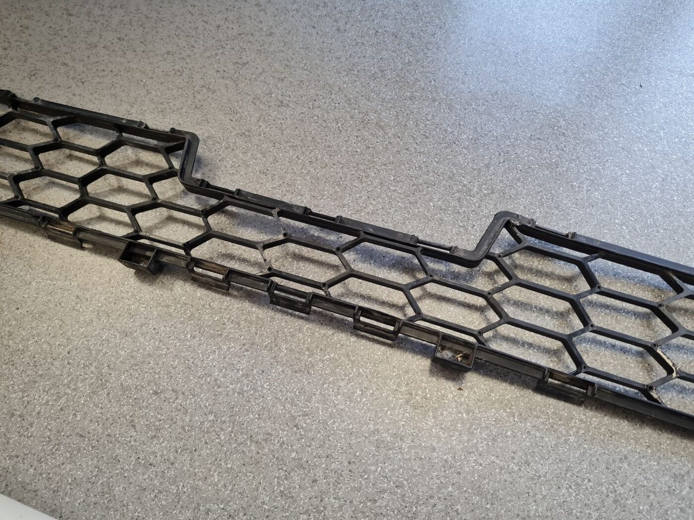 Bufera reste priekš TOYOTA HILUX 2009 5 Bufera reste priekš TOYOTA HILUX 2009