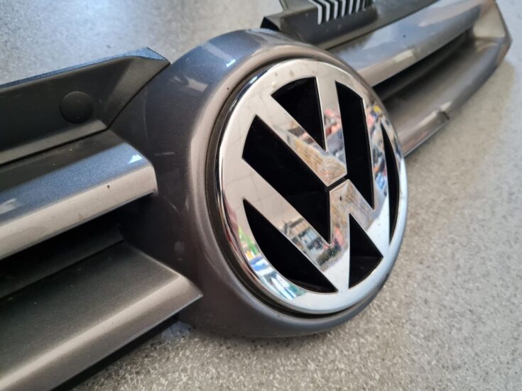 Pārsega reste priekš VW GOLF 5 2006