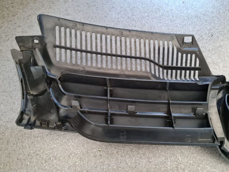 Pārsega reste priekš VW GOLF 5 2006
