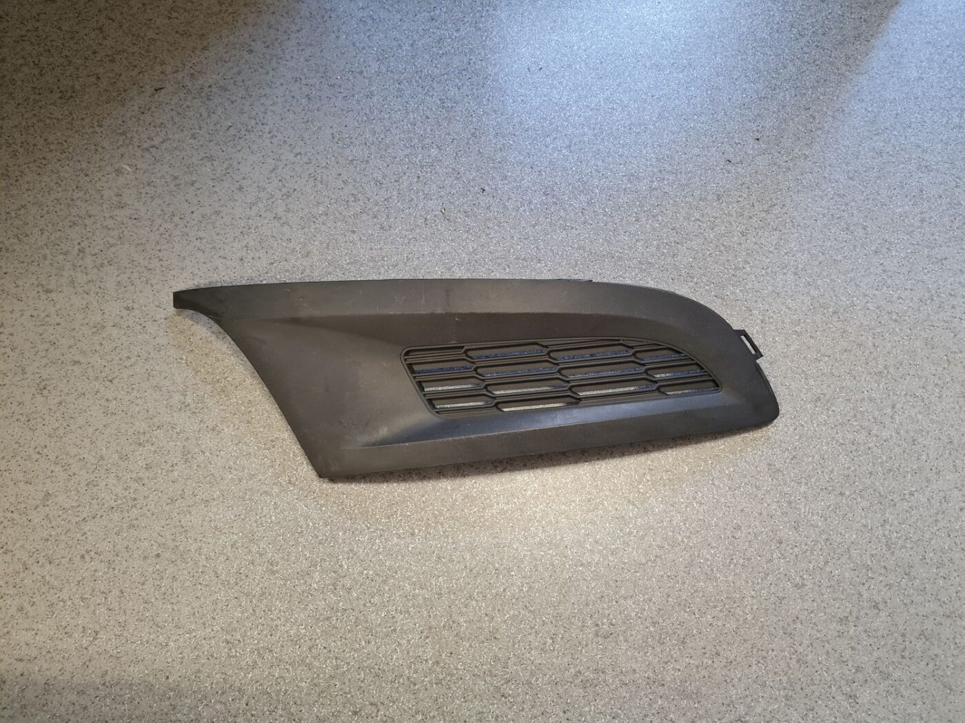 Miglas luktura reste, pa labi priekš VW POLO 2011 1 Miglas luktura reste, pa labi priekš VW POLO 2011