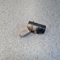 Parkošanās devējs priekš AUDI A4 2005