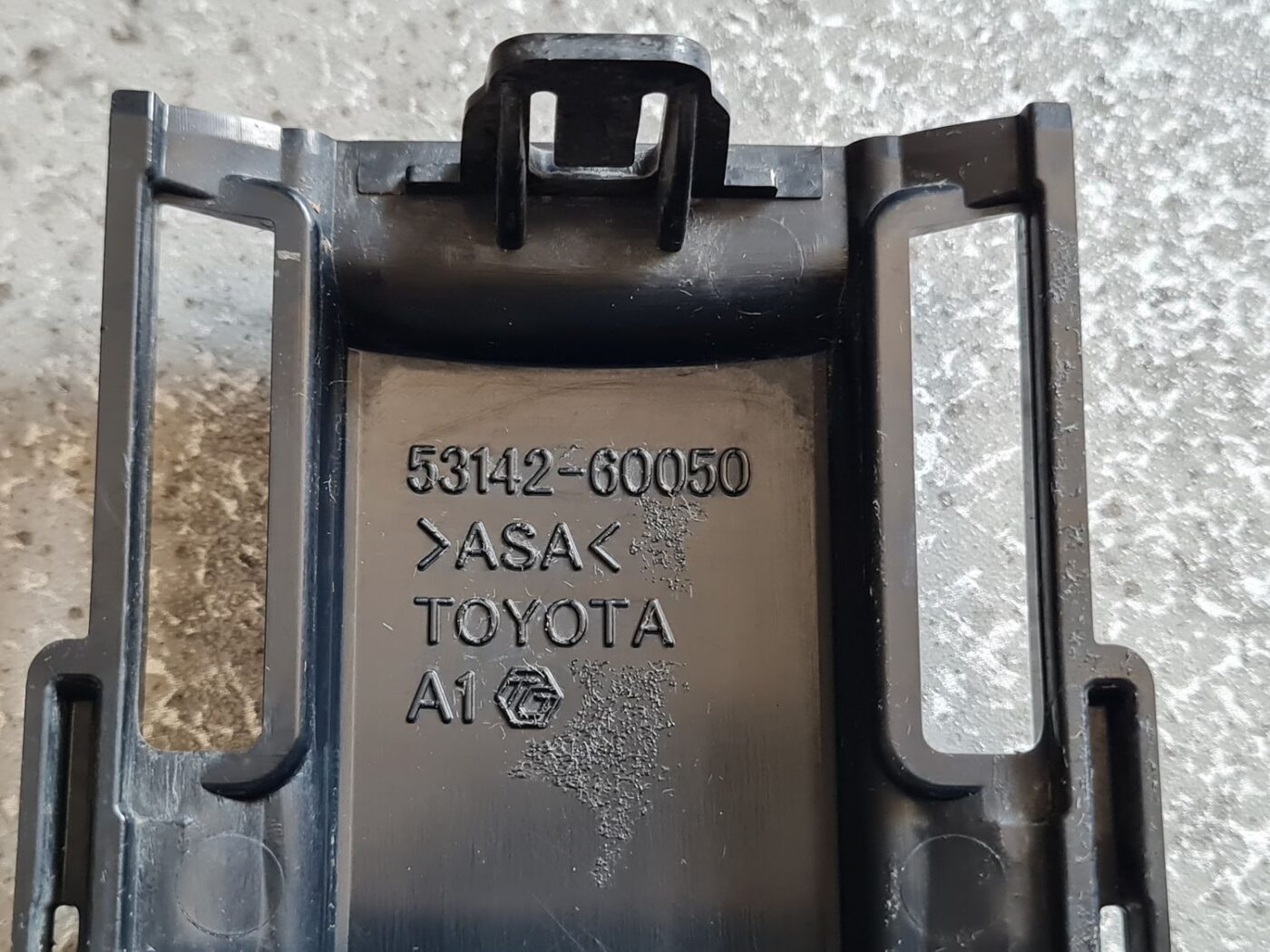 Restes uzlika priekš TOYOTA LAND CRUISER 2010-2018 4 Restes uzlika priekš TOYOTA LAND CRUISER 2010-2018