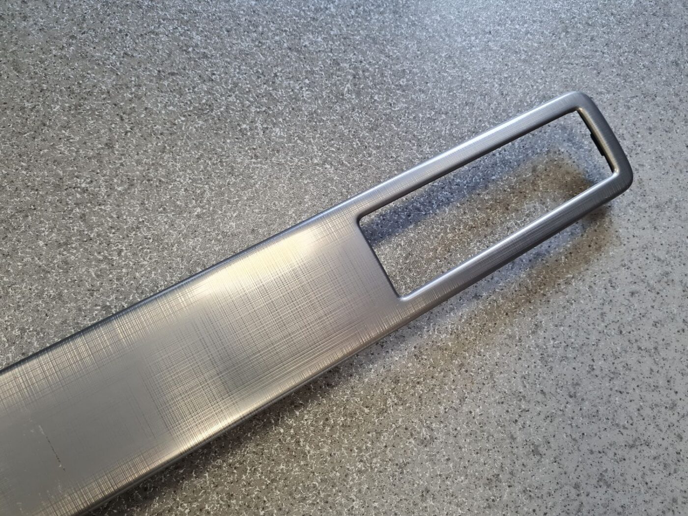 Mērinstrumentu paneļa dekoratīvā uzlika priekš VOLVO S80 2007 GREY 2 Mērinstrumentu paneļa dekoratīvā uzlika priekš VOLVO S80 2007 GREY