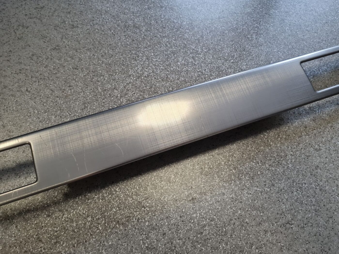 Mērinstrumentu paneļa dekoratīvā uzlika priekš VOLVO S80 2007 GREY 12 Mērinstrumentu paneļa dekoratīvā uzlika priekš VOLVO S80 2007 GREY