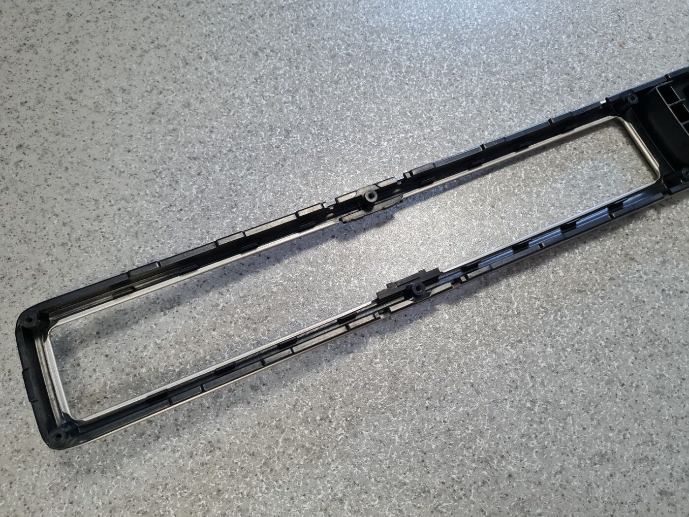 Mērinstrumentu paneļa dekoratīvā uzlika priekš VOLVO S80 2007 GREY 5 Mērinstrumentu paneļa dekoratīvā uzlika priekš VOLVO S80 2007 GREY