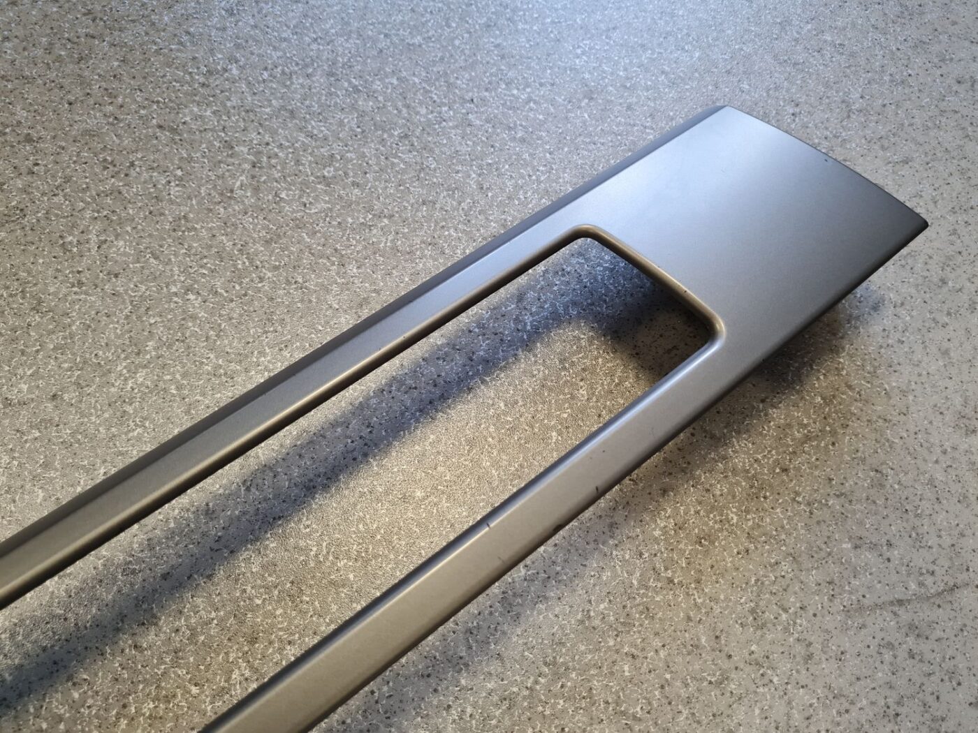 Mērinstrumentu paneļa dekoratīvā uzlika priekš BMW 520D E60 2006 ENG. 2 Mērinstrumentu paneļa dekoratīvā uzlika priekš BMW 520D E60 2006 ENG.