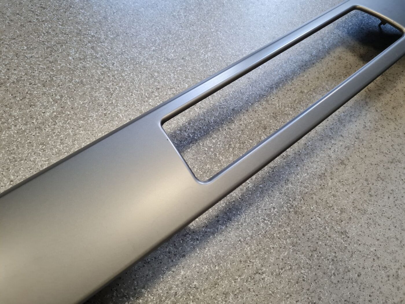 Mērinstrumentu paneļa dekoratīvā uzlika priekš BMW 520D E60 2006 ENG. 13 Mērinstrumentu paneļa dekoratīvā uzlika priekš BMW 520D E60 2006 ENG.