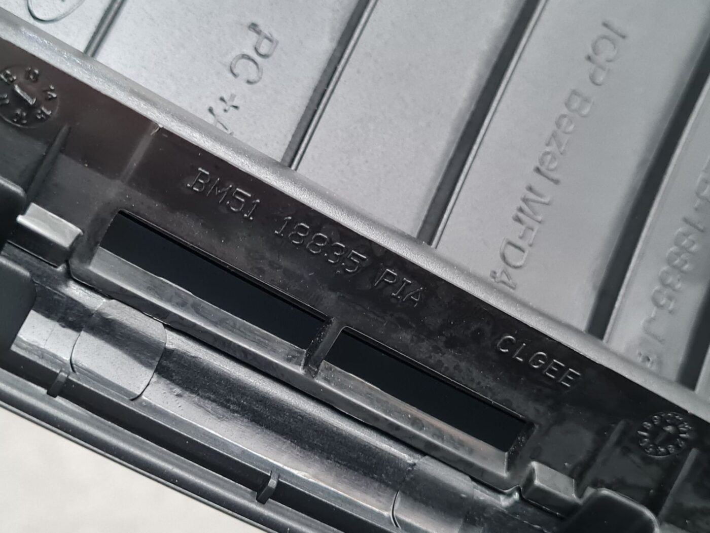 Mērinstrumentu paneļa gaisa vads, centrā priekš FORD FOCUS 2016 6 Mērinstrumentu paneļa gaisa vads, centrā priekš FORD FOCUS 2016