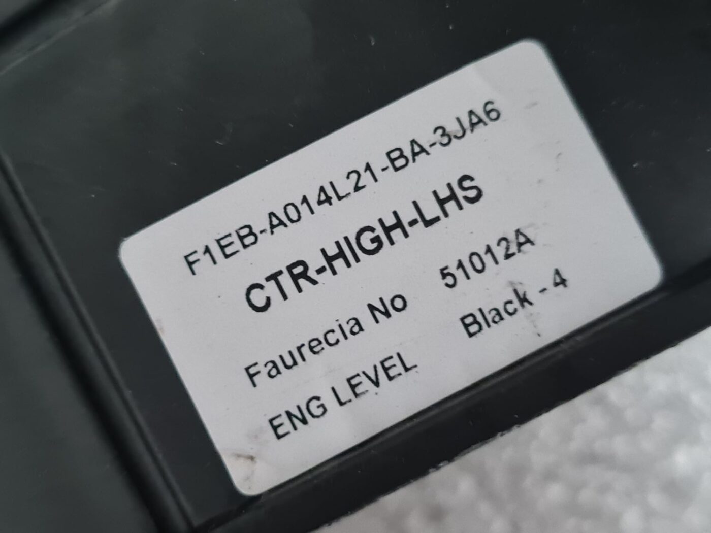 Mērinstrumentu paneļa gaisa vads, centrā priekš FORD FOCUS 2016 4 Mērinstrumentu paneļa gaisa vads, centrā priekš FORD FOCUS 2016