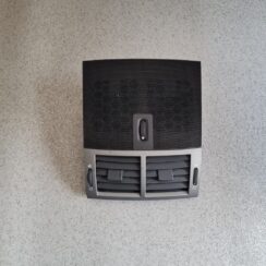 Mērinstrumentu paneļa gaisa vads, centrā priekš PEUGEOT 407 2004