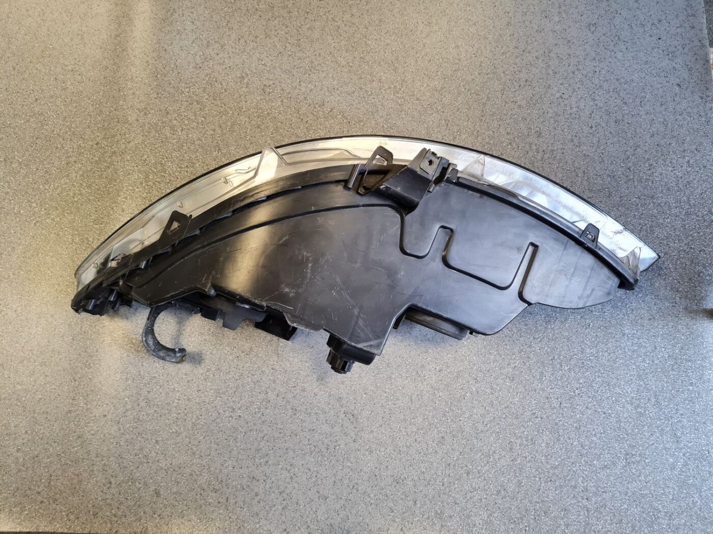 Priekšējais labais lukturis priekš PEUGEOT 407 2005 12 Priekšējais labais lukturis priekš PEUGEOT 407 2005