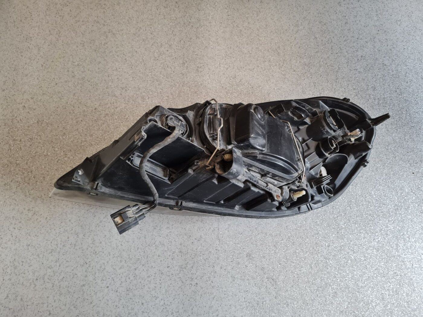 Priekšējais labais lukturis priekš VOLVO XC60 2009 9 Priekšējais labais lukturis priekš VOLVO XC60 2009