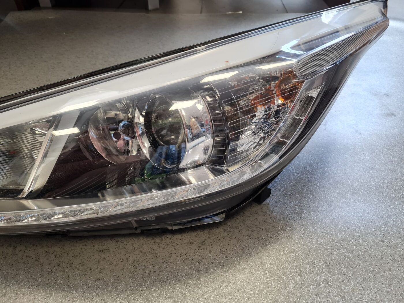 Priekšējais kreisais lukturis priekš KIA CEED 2013 19 Priekšējais kreisais lukturis priekš KIA CEED 2013