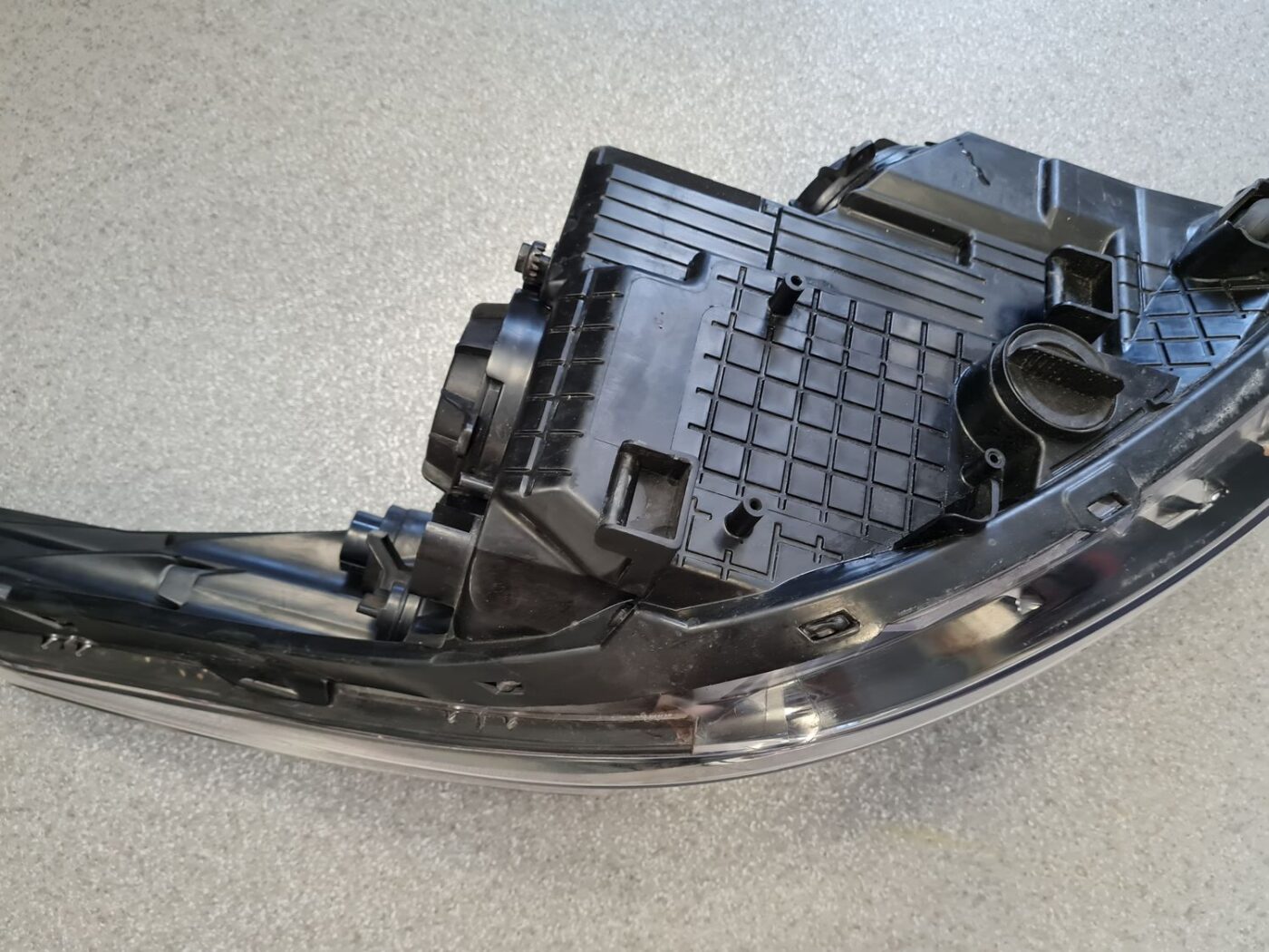 Priekšējais kreisais lukturis priekš KIA CEED 2013 4 Priekšējais kreisais lukturis priekš KIA CEED 2013