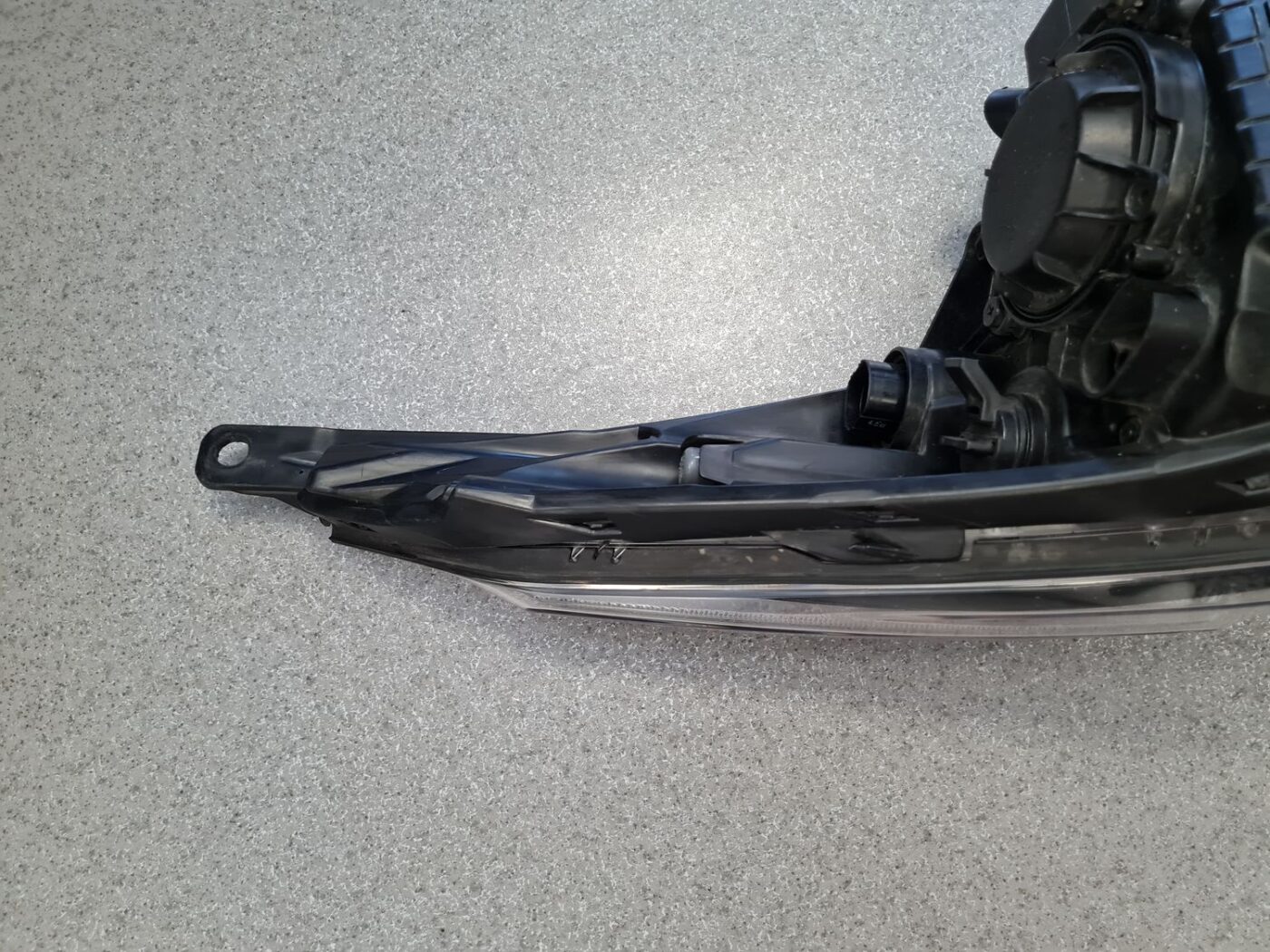 Priekšējais kreisais lukturis priekš KIA CEED 2013 3 Priekšējais kreisais lukturis priekš KIA CEED 2013