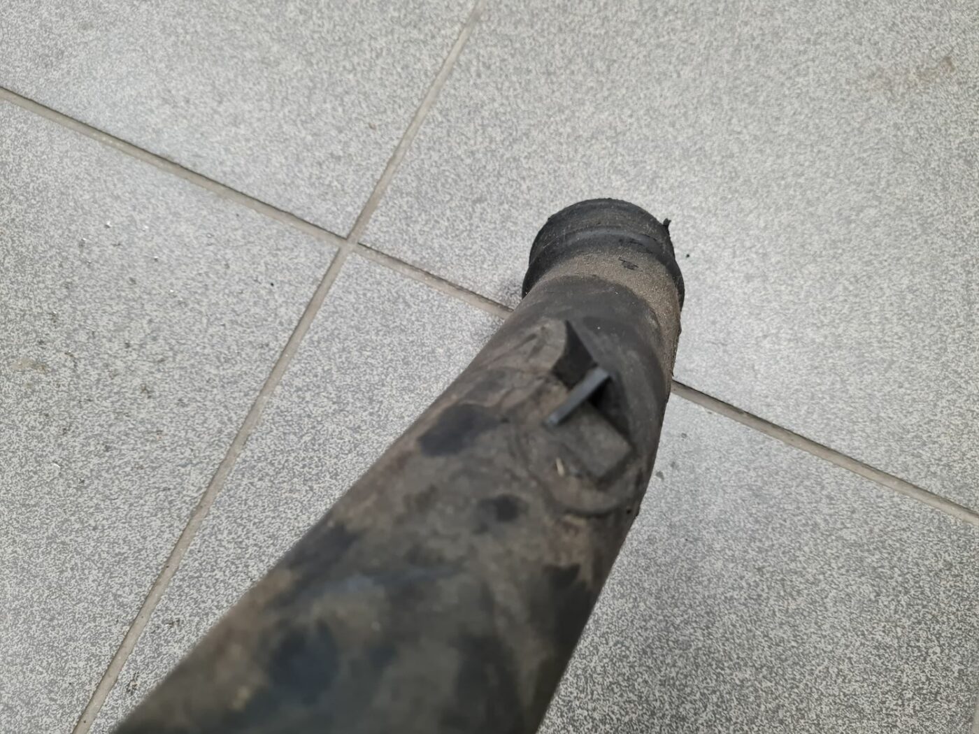 Interkulera caurule priekš VOLVO V70 2007 3 Interkulera caurule priekš VOLVO V70 2007