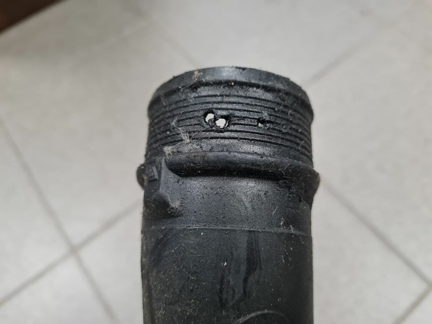 Interkulera caurule priekš VOLVO V70 2007 4 Interkulera caurule priekš VOLVO V70 2007