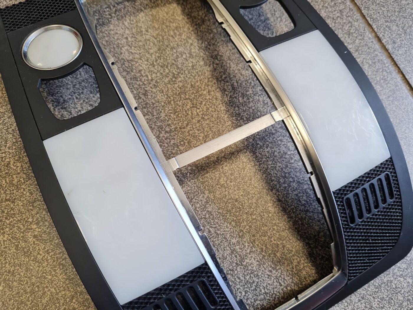 Salona apgaismojuma panelis priekš AUDI A6 AVANT 2007 QUATTRO 8 Salona apgaismojuma panelis priekš AUDI A6 AVANT 2007 QUATTRO