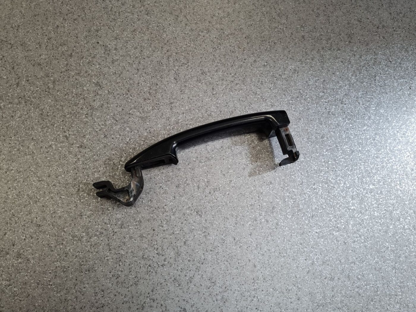 Priekšējāis labais durvju rokturis priekš PEUGEOT 407 2005 1 Priekšējāis labais durvju rokturis priekš PEUGEOT 407 2005