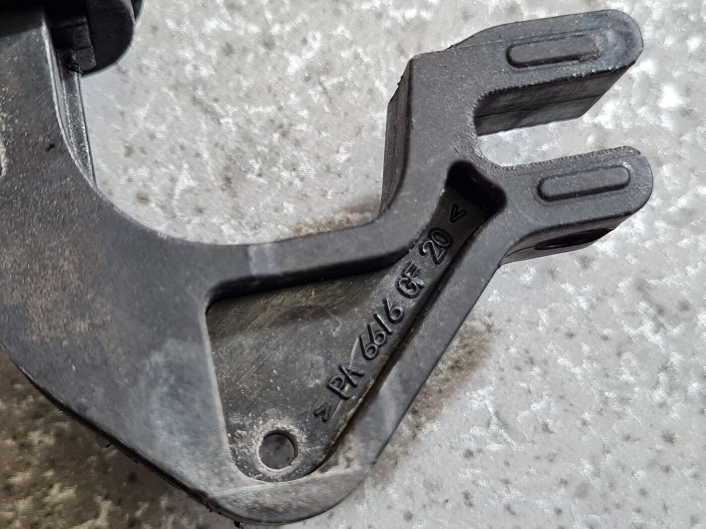 Priekšējāis labais durvju rokturis priekš PEUGEOT 407 2005 3 Priekšējāis labais durvju rokturis priekš PEUGEOT 407 2005