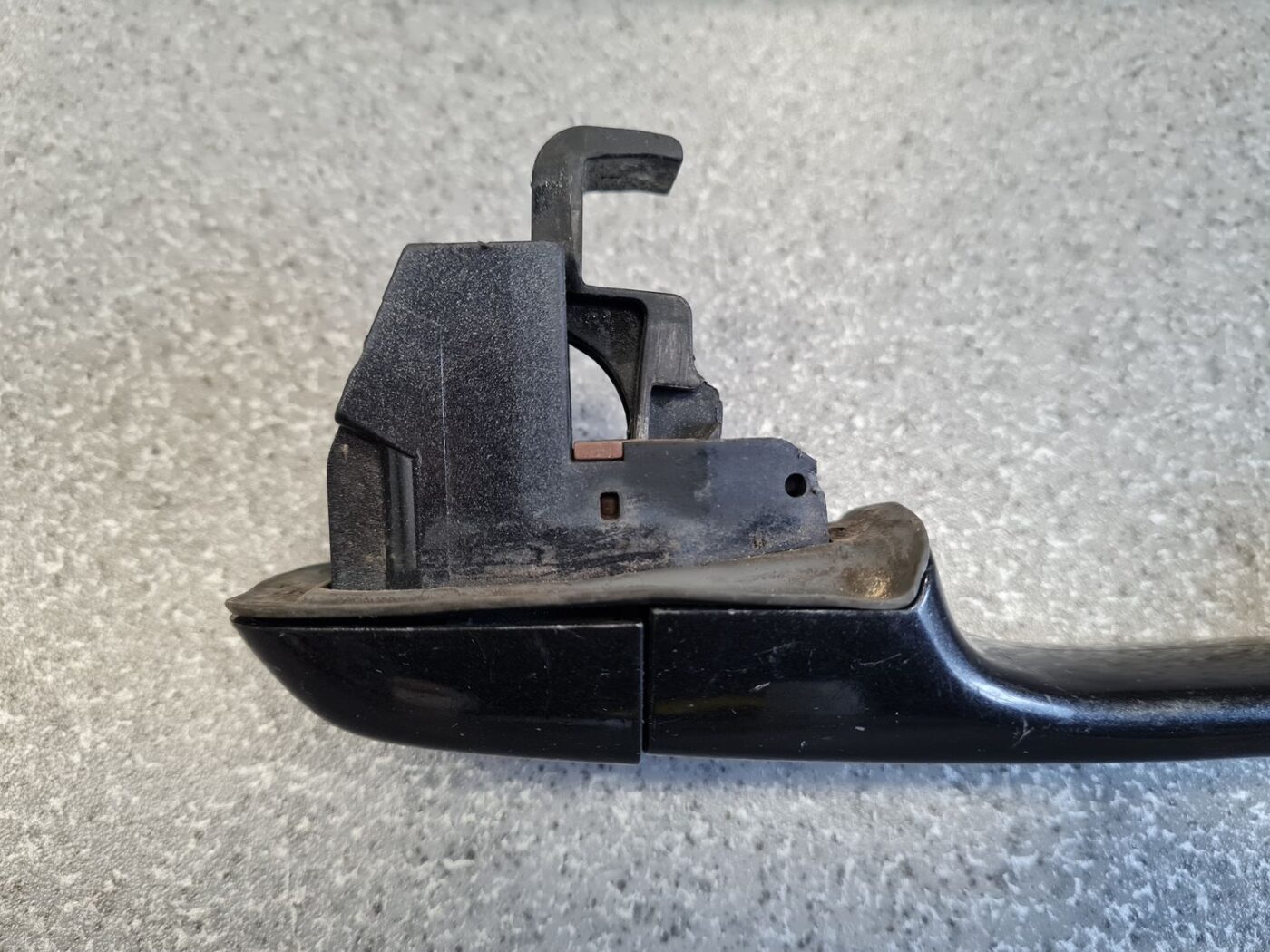 Ārējais durvju rokturis priekš VOLVO V70 1997 15 Ārējais durvju rokturis priekš VOLVO V70 1997