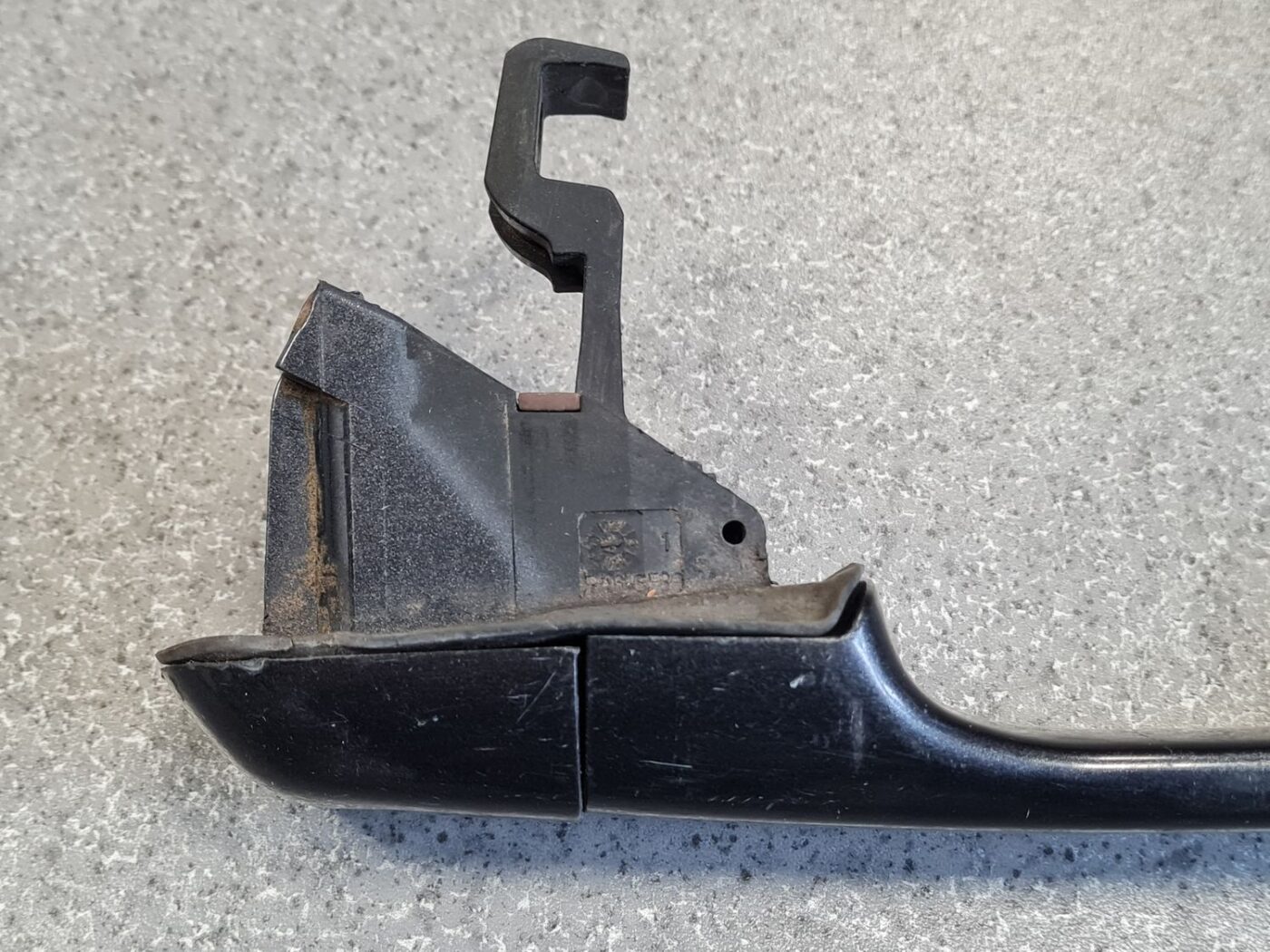 Ārējais durvju rokturis priekš VOLVO V70 1997 9 Ārējais durvju rokturis priekš VOLVO V70 1997