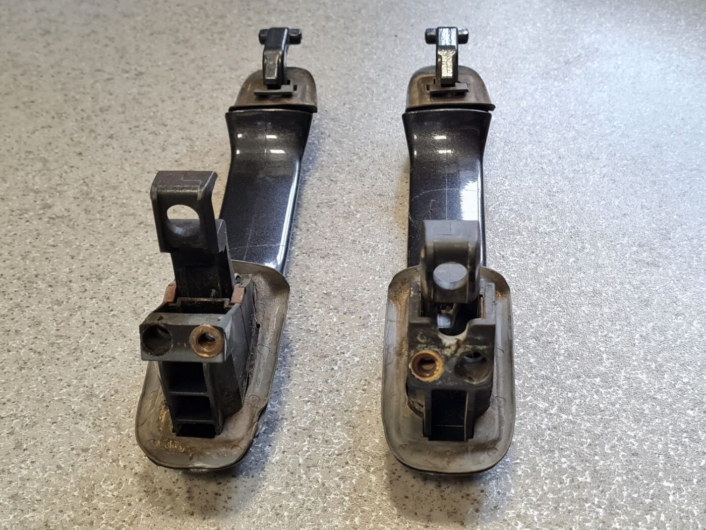 Ārējais durvju rokturis priekš VOLVO V70 1997 3 Ārējais durvju rokturis priekš VOLVO V70 1997