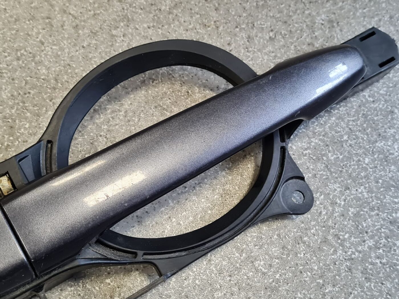 Priekšējāis labais durvju rokturis priekš CITROEN C-CROSSER 2009 8 Priekšējāis labais durvju rokturis priekš CITROEN C-CROSSER 2009