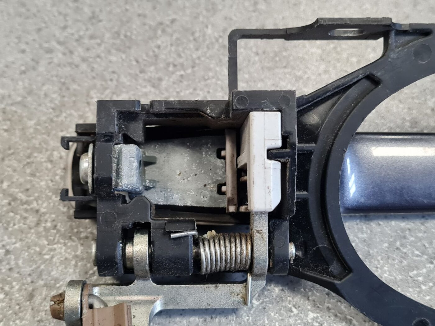 Priekšējāis labais durvju rokturis priekš CITROEN C-CROSSER 2009 5 Priekšējāis labais durvju rokturis priekš CITROEN C-CROSSER 2009