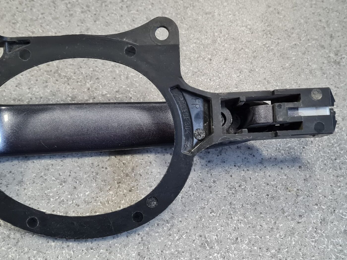 Priekšējāis labais durvju rokturis priekš CITROEN C-CROSSER 2009 4 Priekšējāis labais durvju rokturis priekš CITROEN C-CROSSER 2009