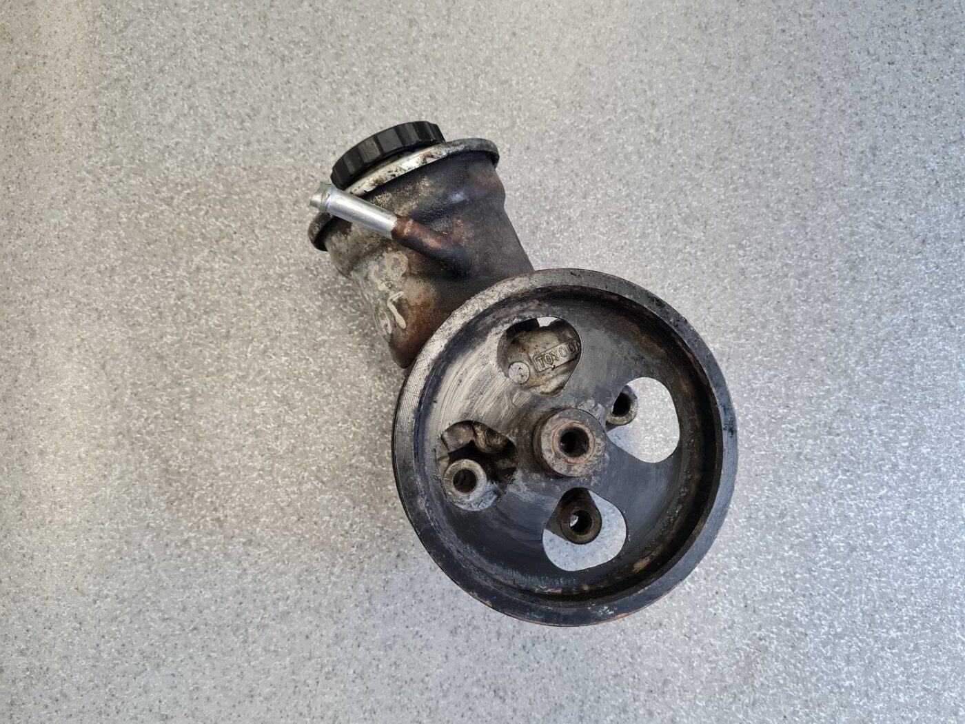 Hidrauliskais pastiprinātājs priekš TOYOTA COROLLA VERSO 2005 1 Hidrauliskais pastiprinātājs priekš TOYOTA COROLLA VERSO 2005