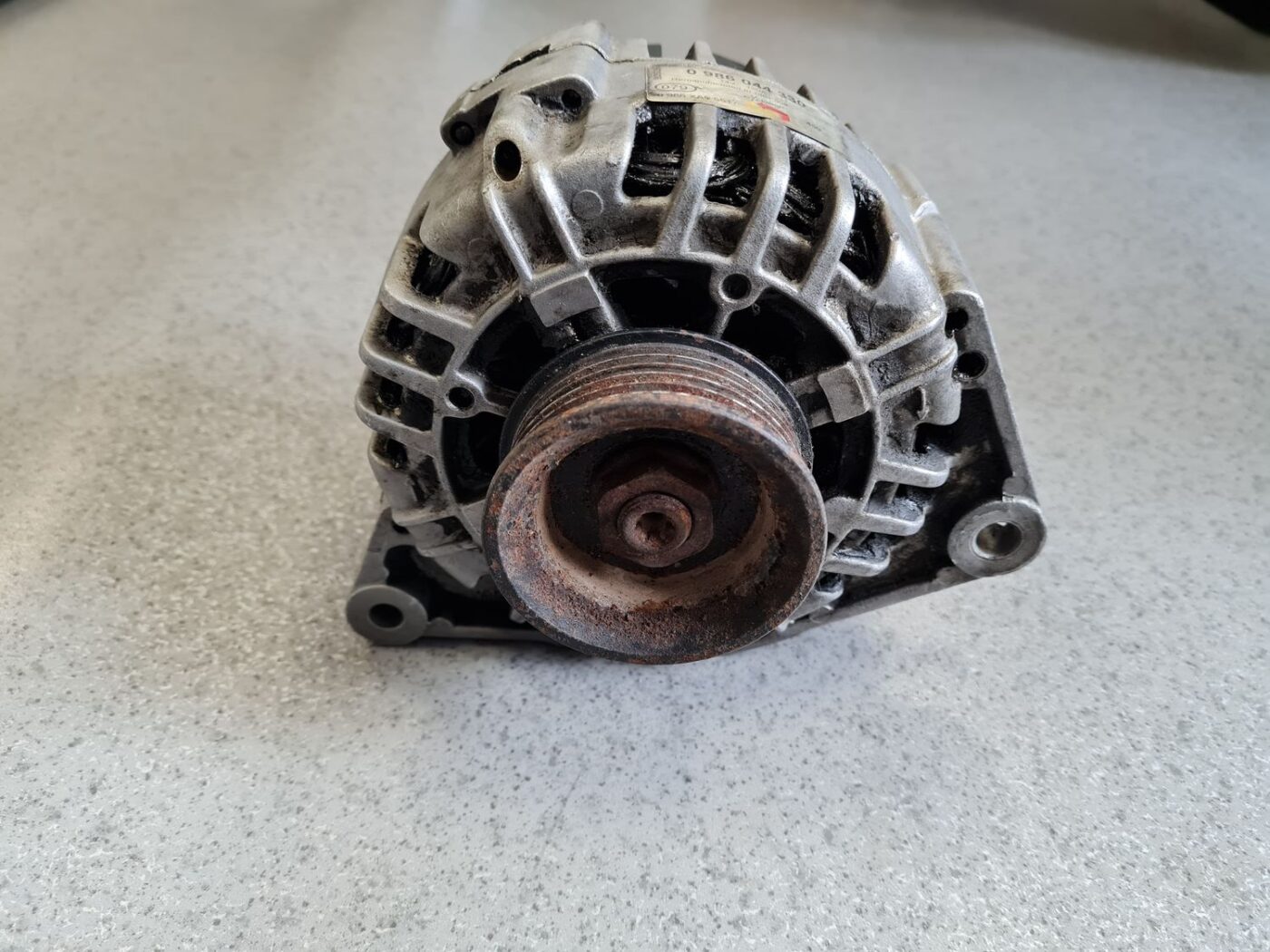 Ģenerators priekš AUDI A6 1998 2 Ģenerators priekš AUDI A6 1998