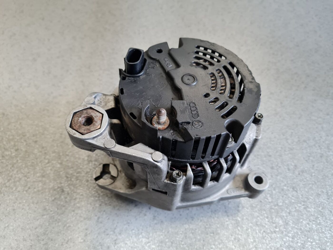 Ģenerators priekš AUDI A6 1998 6 Ģenerators priekš AUDI A6 1998