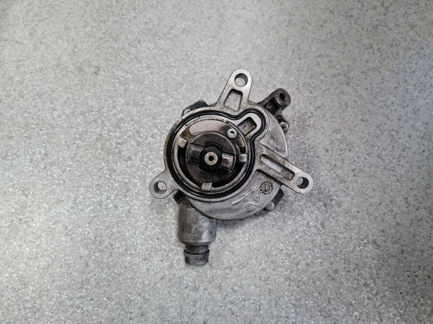 Vakuuma sūknis priekš VOLVO V70 2007 1 Vakuuma sūknis priekš VOLVO V70 2007