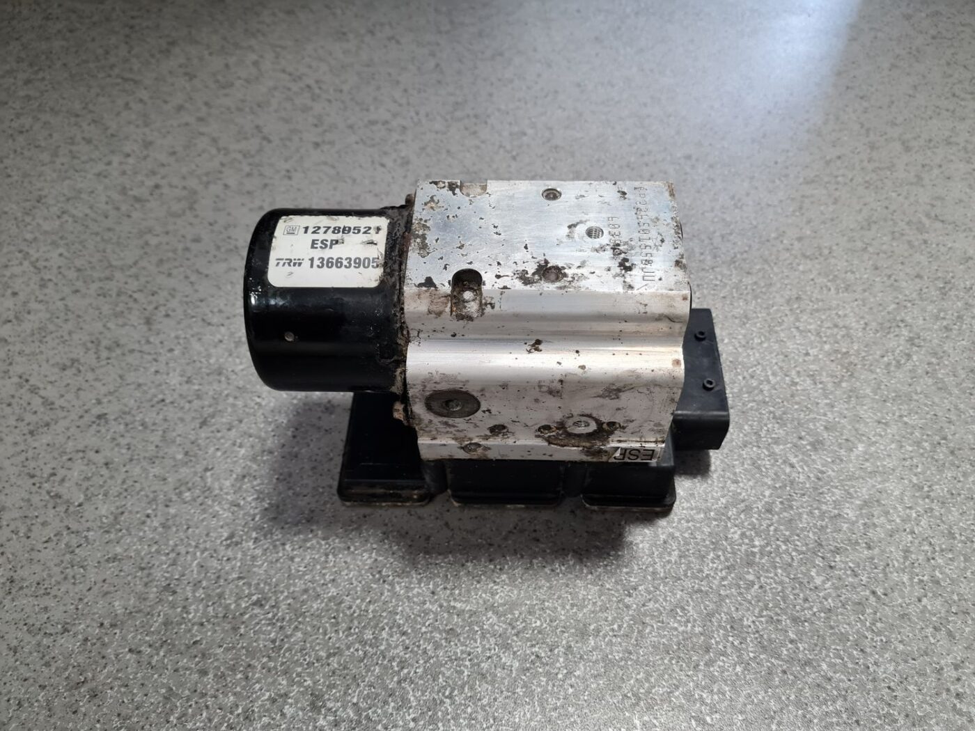 ABS bloks priekš SAAB 9-3 2002 1 ABS bloks priekš SAAB 9-3 2002