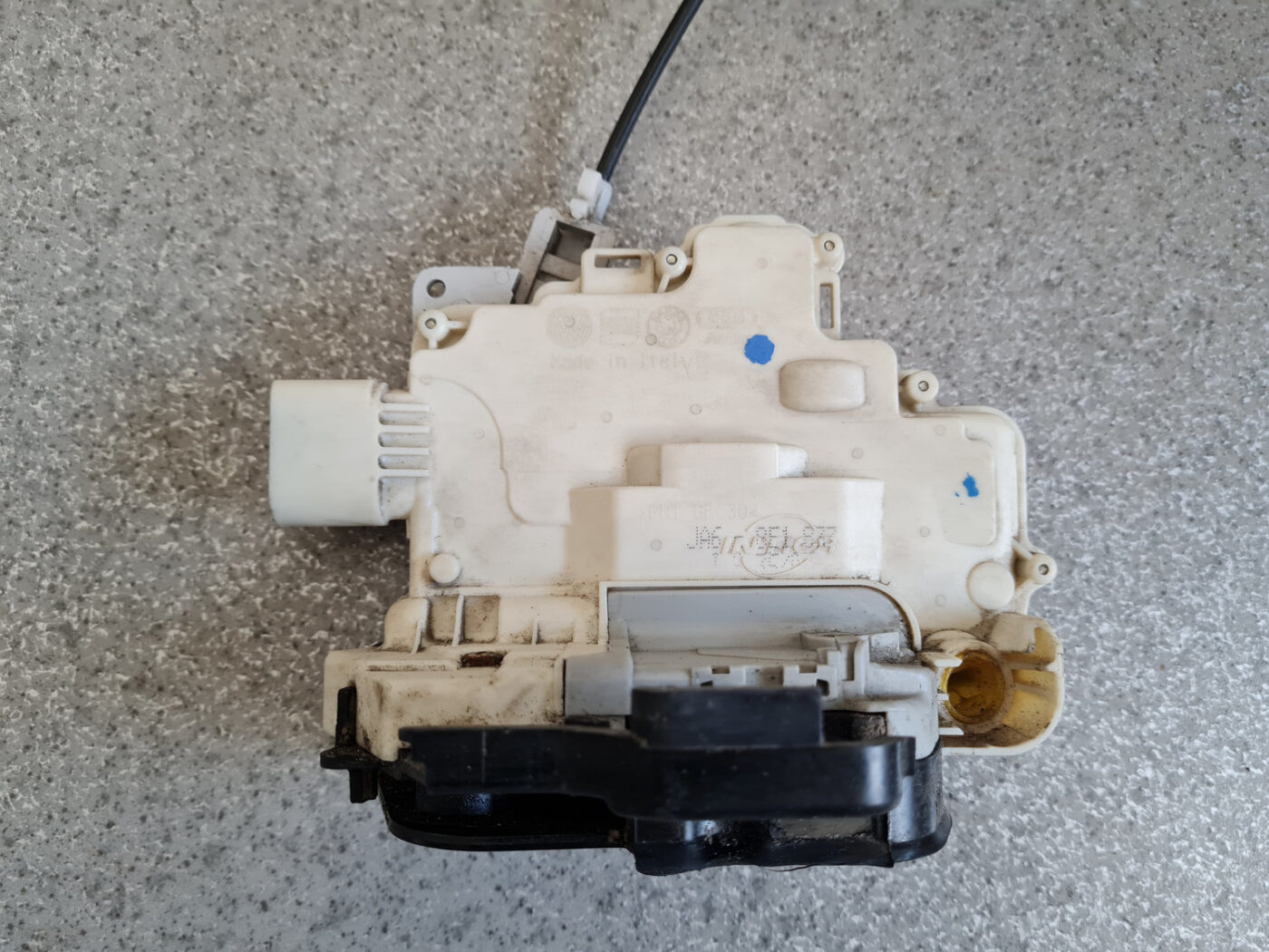 Priekšējo kreiso durvju slēdzene priekš AUDI A4 2007 2 Priekšējo kreiso durvju slēdzene priekš AUDI A4 2007