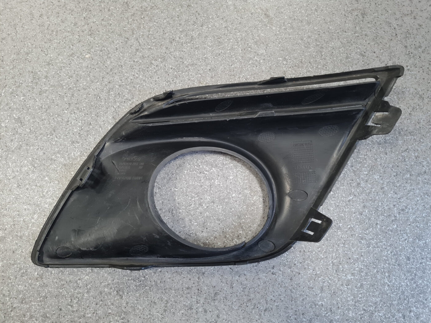 Miglas luktura reste, pa labi priekš VOLVO XC60 2009 7 Miglas luktura reste, pa labi priekš VOLVO XC60 2009