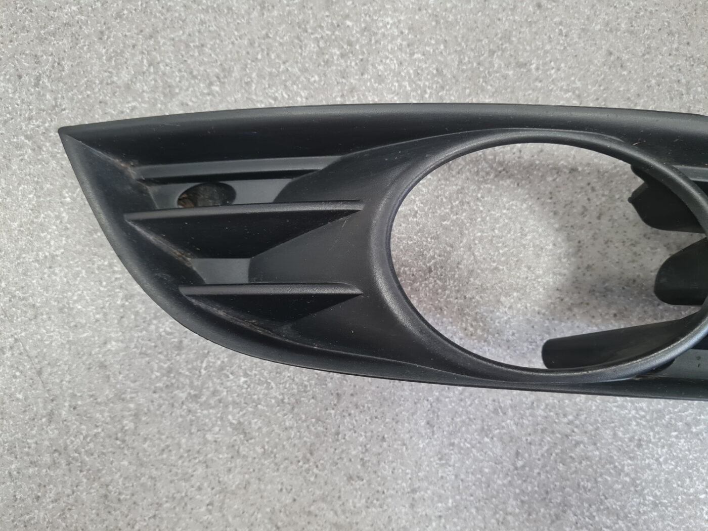 Miglas luktura reste, pa labi priekš VW PASSAT 2007 UNIVERSAL SILVER 2 Miglas luktura reste, pa labi priekš VW PASSAT 2007 UNIVERSAL SILVER