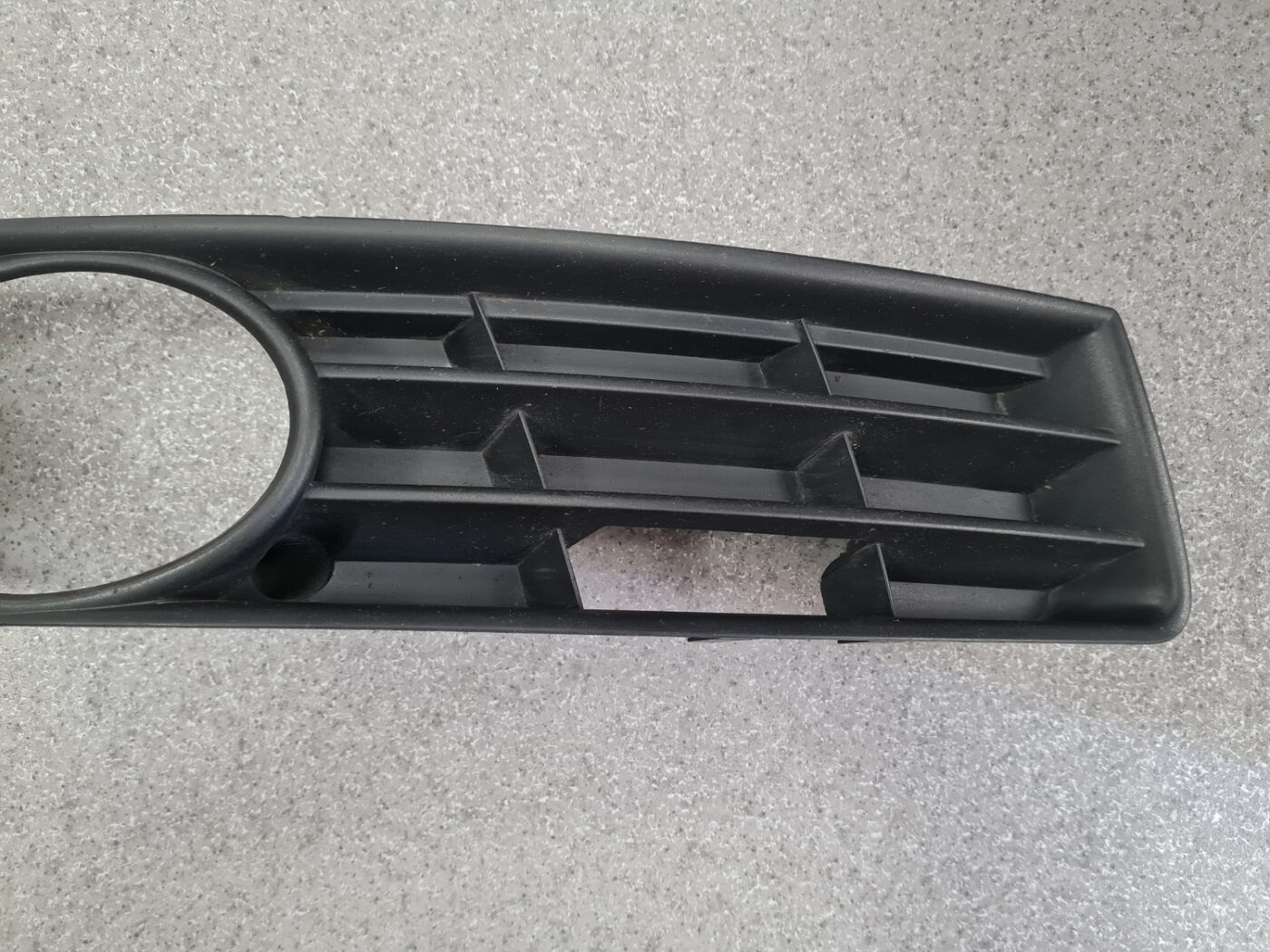 Miglas luktura reste, pa labi priekš VW PASSAT 2007 UNIVERSAL SILVER 8 Miglas luktura reste, pa labi priekš VW PASSAT 2007 UNIVERSAL SILVER