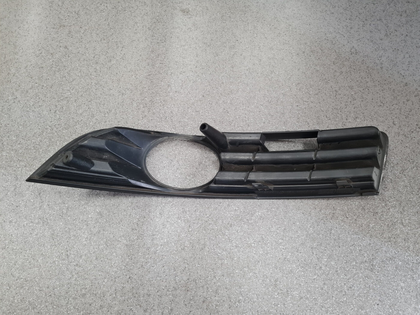 Miglas luktura reste, pa labi priekš VW PASSAT 2007 UNIVERSAL SILVER 7 Miglas luktura reste, pa labi priekš VW PASSAT 2007 UNIVERSAL SILVER