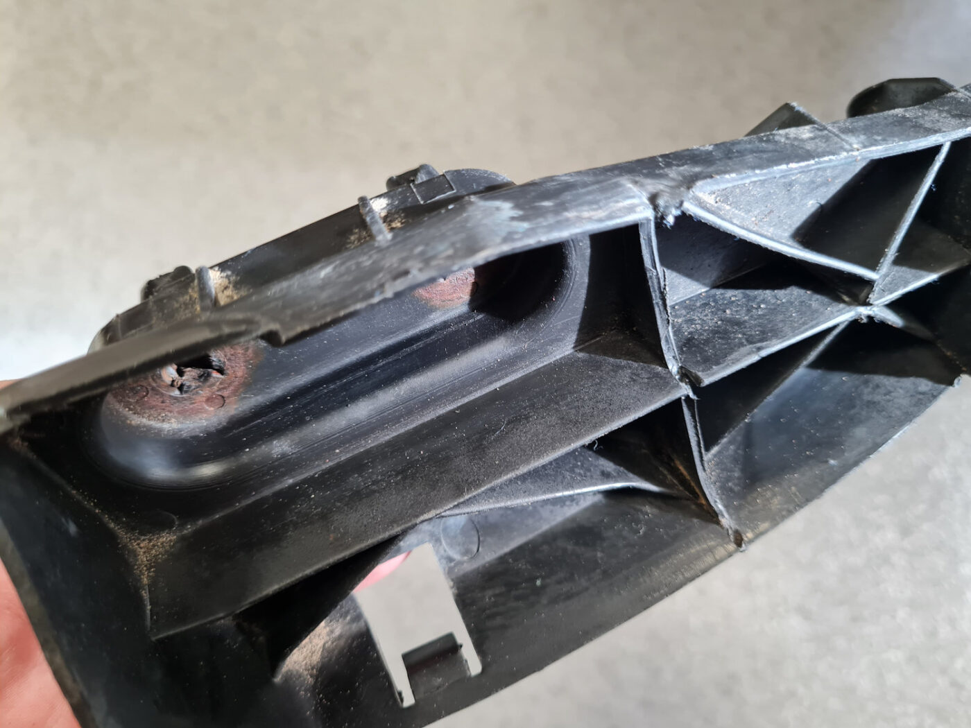 Aizmugurējā spārna un bufera stiprinājums priekš TOYOTA COROLLA VERSO 2008 5 Aizmugurējā spārna un bufera stiprinājums priekš TOYOTA COROLLA VERSO 2008